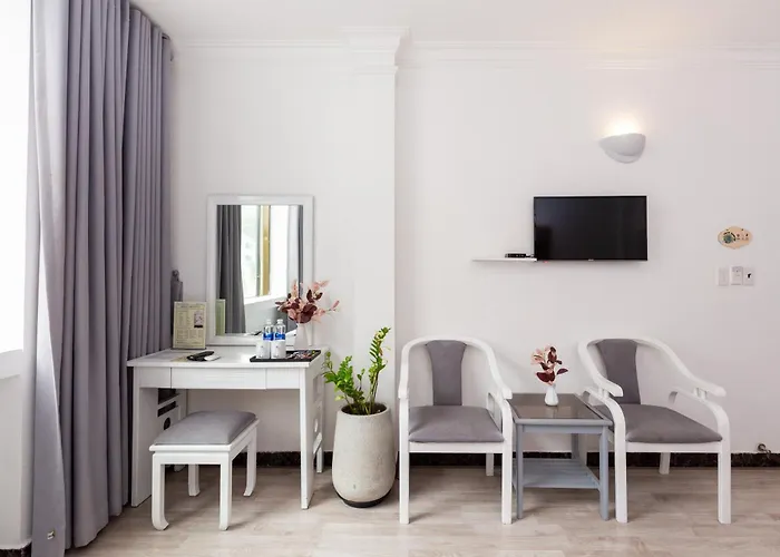 Premium Lux Saigon 11